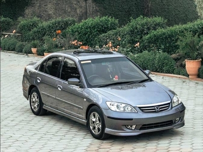 Honda Civic Oriel 2004