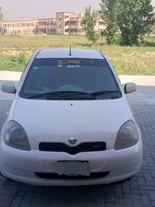 Toyota Vitz 2001/2013 ( Home use car in good condition )