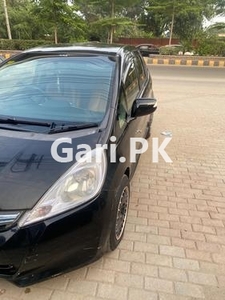 Honda Fit 1.3 Hybrid 10th Anniversary 2011 for Sale in Lahore