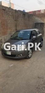 Suzuki Swift DLX Automatic 1.3 2013 for Sale in Lahore