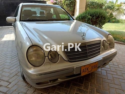 Mercedes Benz E Class 2000 for Sale in Karachi