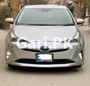 Toyota Prius 2016 for Sale in Faisalabad