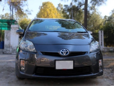 Toyota Prius hybrid 1.8 LS