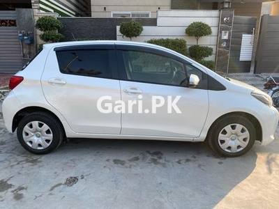 Toyota Vitz F M Package 1.0 2015 for Sale in Faisalabad