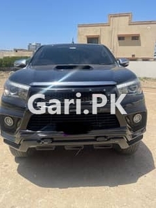Toyota Hilux 2017 for Sale in Karachi•