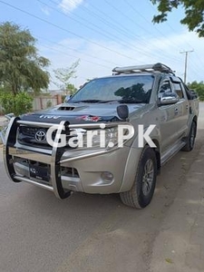 Toyota Hilux D-4D Automatic 2006 for Sale in Multan