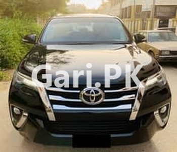 Toyota Fortuner V 2017 for Sale in Karachi