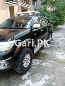 Toyota Hilux Vigo Champ G 2014 for Sale in Islamabad