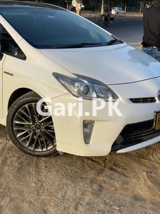 Toyota Prius G Touring Selection Leather Package 1.8 2015 for Sale in Karachi