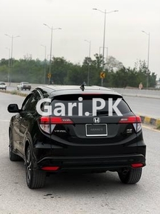 Honda Vezel Hybrid Z 2017 for Sale in Peshawar
