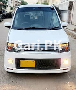 Mitsubishi EK Space Custom 2012 for Sale in Karachi•