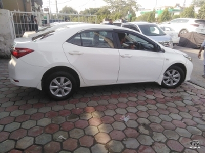 Toyota Corolla 2015 For Sale in Lahore