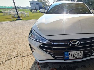 Hyundai Elantra 2022