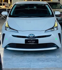 Toyota Prius S Touring Selection 2020