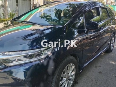 Honda Fit Shuttle Hybrid 2017 for Sale in Islamabad