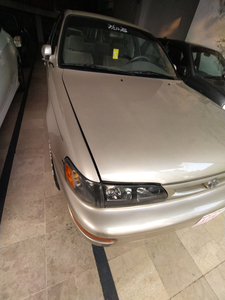 Toyota Corolla XE-G 2000