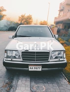 Mercedes Benz E Class 1993 for Sale in Islamabad