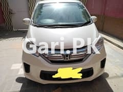 Honda Freed 2014 for Sale in Karachi