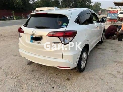 Honda Vezel Hybrid Z 2014 for Sale in Sialkot