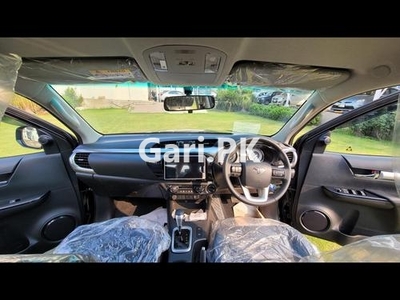 Toyota Hilux Revo V Automatic 2.8 2022 for Sale in Sialkot