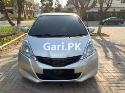 Honda Fit 1.3 Hybrid 10th Anniversary 2012 for Sale in Islamabad