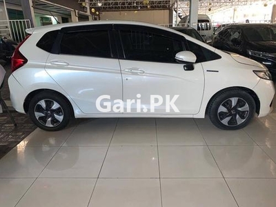 Honda Fit Shuttle Hybrid 2018 for Sale in Peshawar