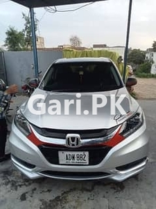 Honda Vezel 2014 for Sale in Sialkot