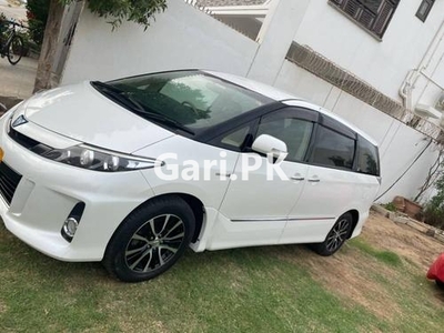 Toyota Estima Hybrid 2015 for Sale in Karachi