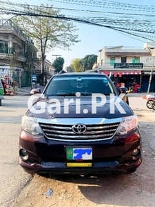 Toyota Fortuner 2013 for Sale in Allama Iqbal Town