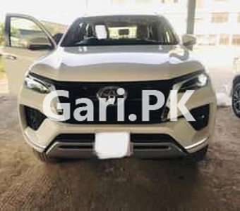 Toyota Fortuner Sigma 2022 for Sale in Central Park Housing Scheme