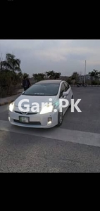 Toyota Prius 2011 for Sale in Gulberg Greens