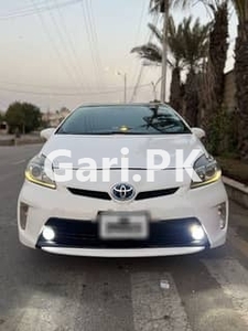 Toyota Prius 2012 for Sale in DHA Phase 1
