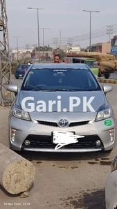 Toyota Prius 2012 for Sale in Model Town