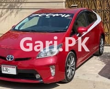 Toyota Prius 2013 for Sale in North Nazimabad