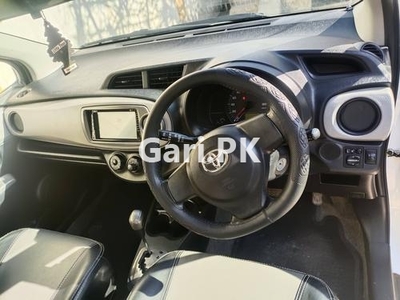 Toyota Vitz F 1.0 2014 for Sale in Karak