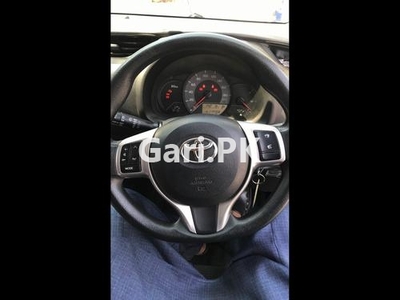 Toyota Vitz F Intelligent Package 1.0 2014 for Sale in Lahore