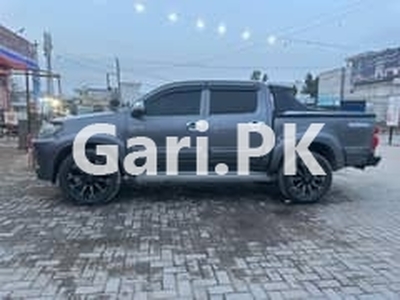 Toyota Hilux 2013 for Sale in Gujranwala