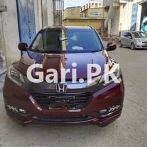 Honda Vezel 2014 for Sale in Karachi•