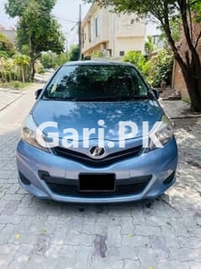 Toyota Vitz 2013 for Sale in Lahore•