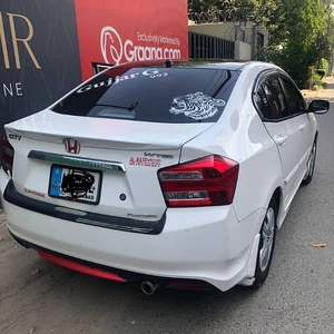 Honda City IVTEC 2019 /1.3 Automatic white Colour Family car