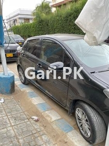 Toyota Vitz F M Package 1.0 2015 for Sale in Karachi