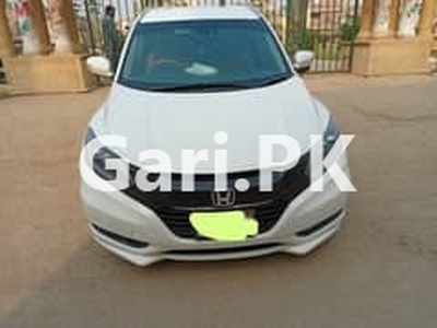 Honda Vezel 2014 for Sale in Karachi
