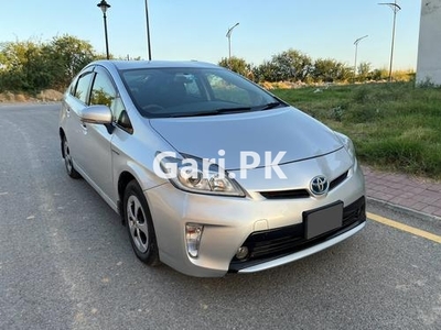 Toyota Prius G Touring Selection Leather Package 1.8 2014 for Sale in Islamabad