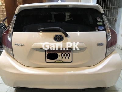 Toyota Aqua G LED Soft Leather Selection 2015 for Sale in Karachi
