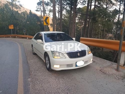 Toyota Crown Royal Saloon 2004 for Sale in Faisalabad