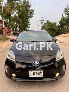 Toyota Prius 2013 for Sale in Rawalpindi