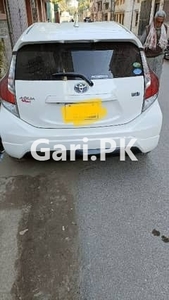 Toyota Aqua IVTEC 2016 for Sale in Peshawar