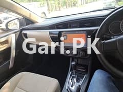 Toyota Corolla GLI 2015 for Sale in Karachi