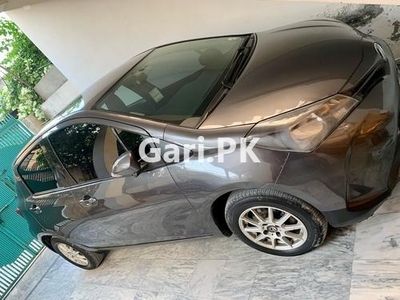 Toyota Vitz F 1.0 2015 for Sale in Rawalpindi