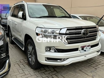 Toyota Land Cruiser AX G Selection 2017 for Sale in Karachi
